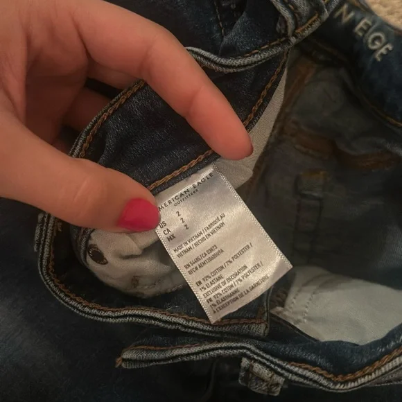 ✨AE 🦅 Distressed Shorts✨ - Picture 4 of 4